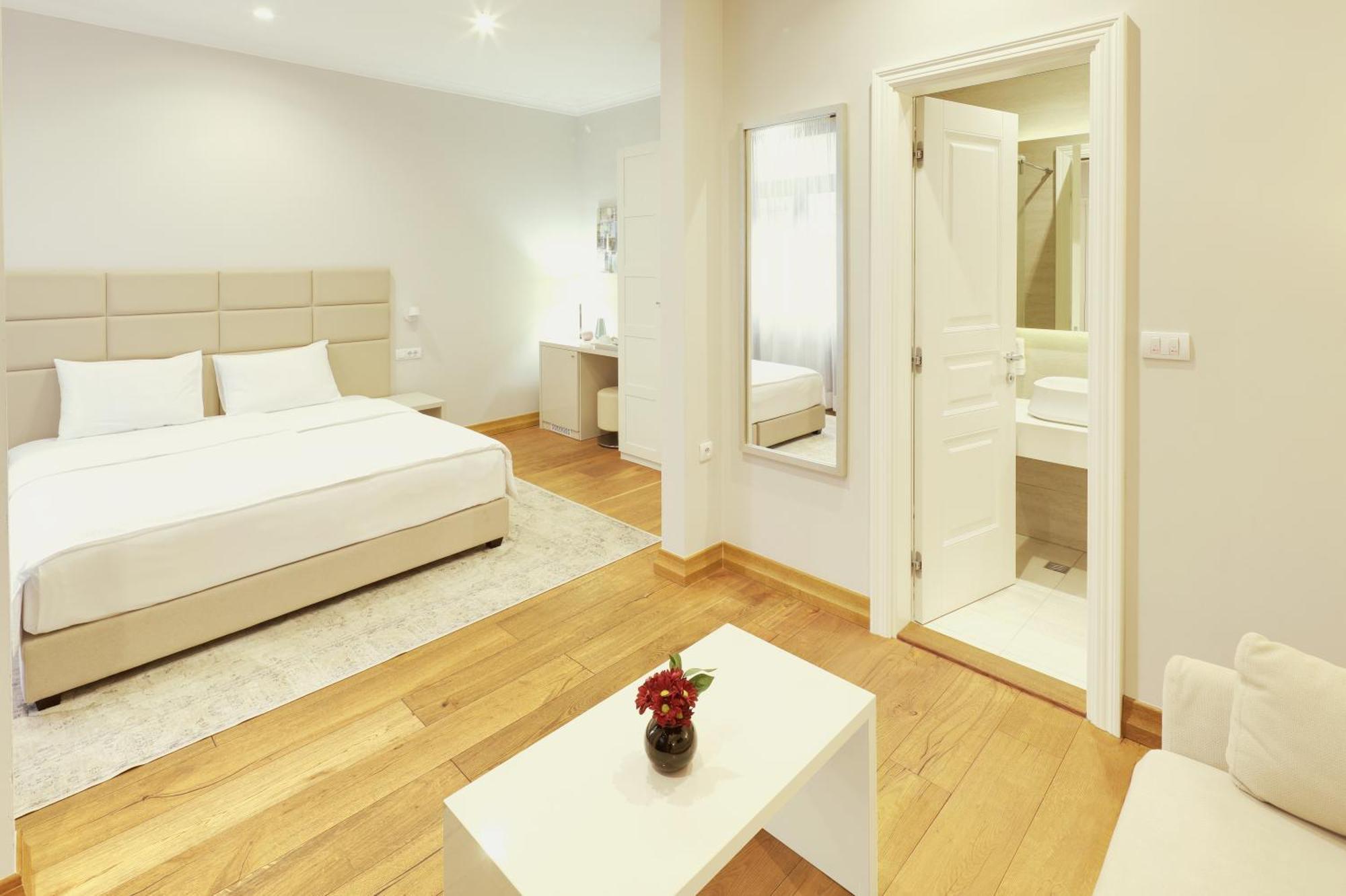 Lanterna Rooms City Center Novi Sad Bagian luar foto